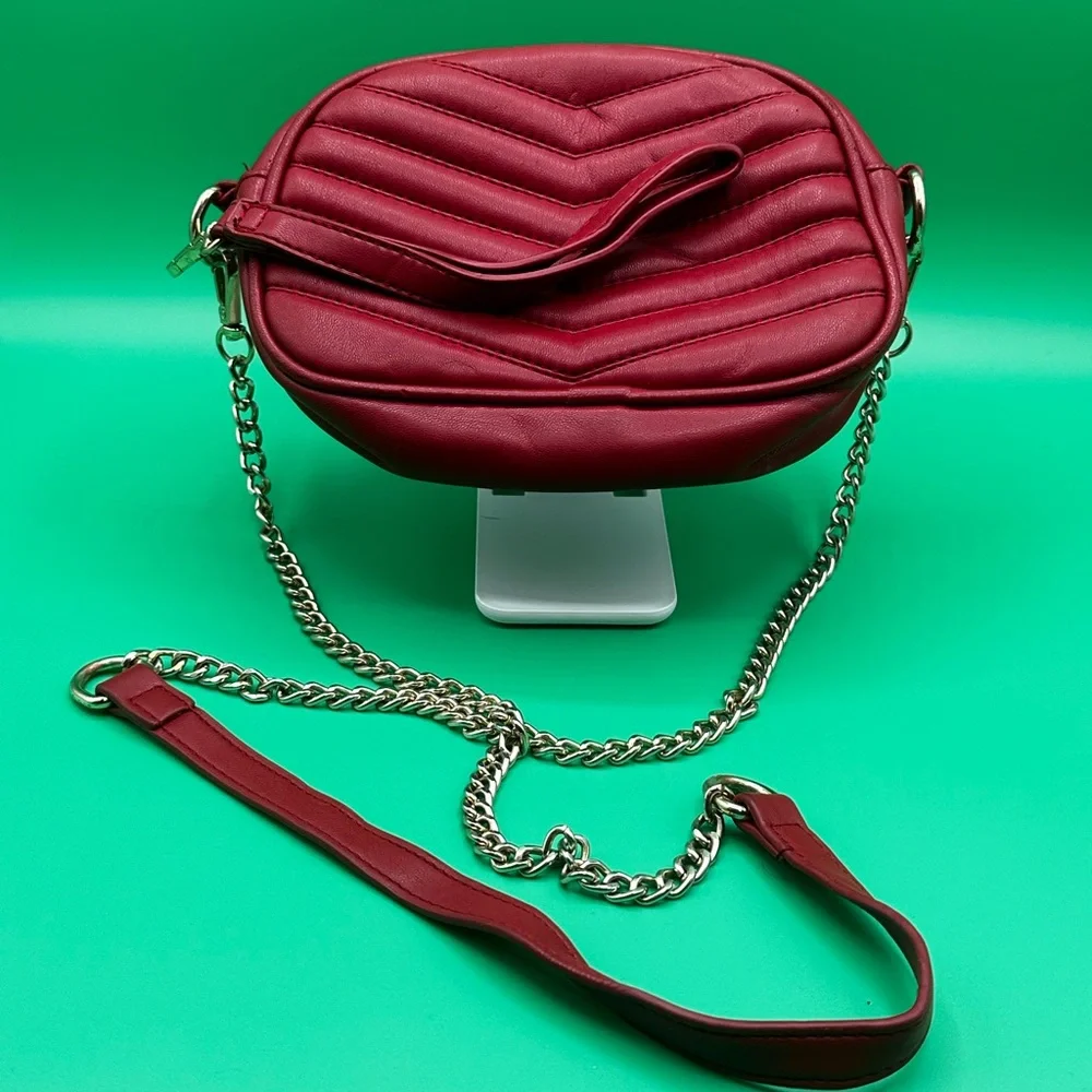 Katie Kelly  Chevron/Herringbone Crossbody Purse